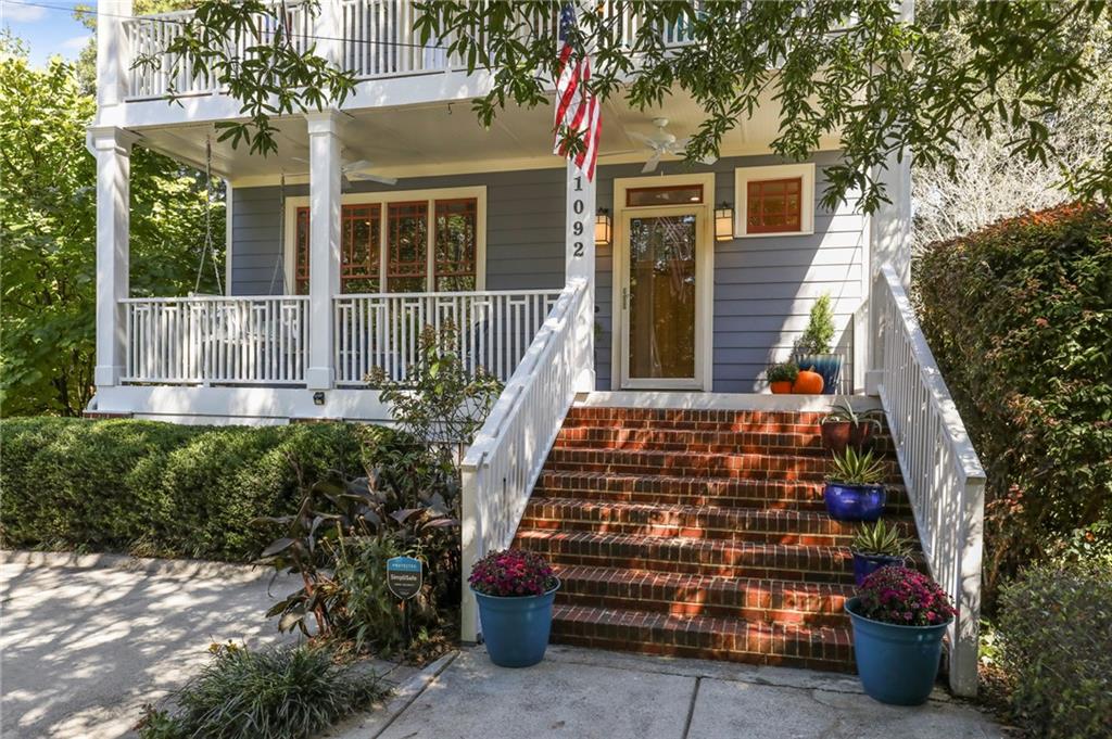 1092 Shelby Place SE