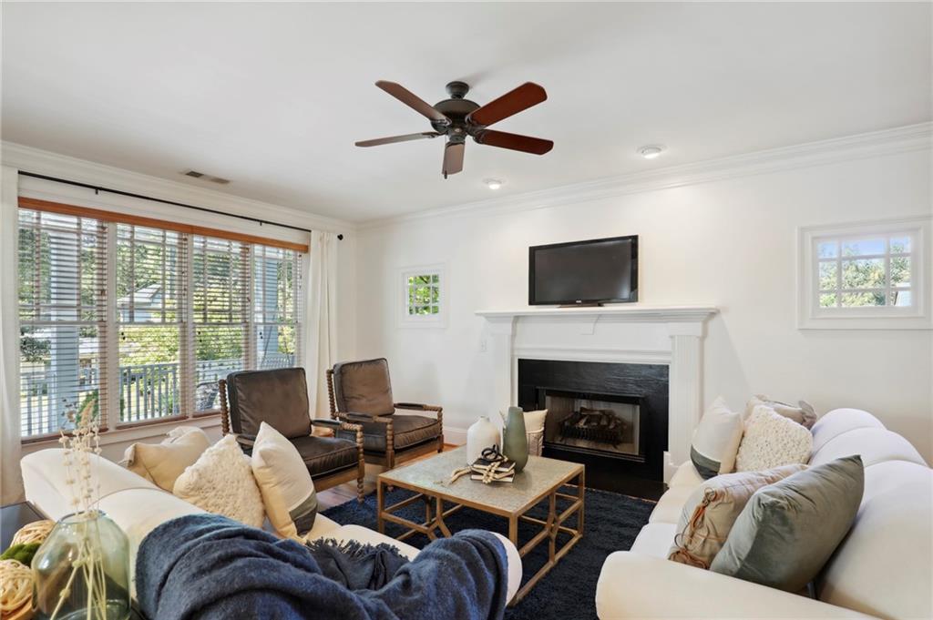 1092 Shelby Place SE