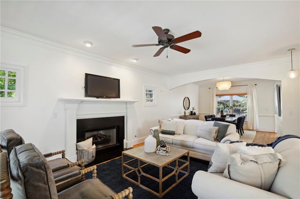 1092 Shelby Place SE