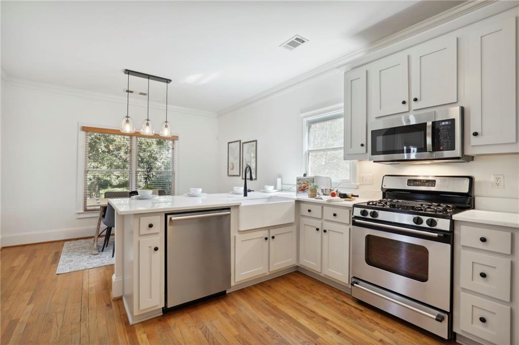 1092 Shelby Place SE