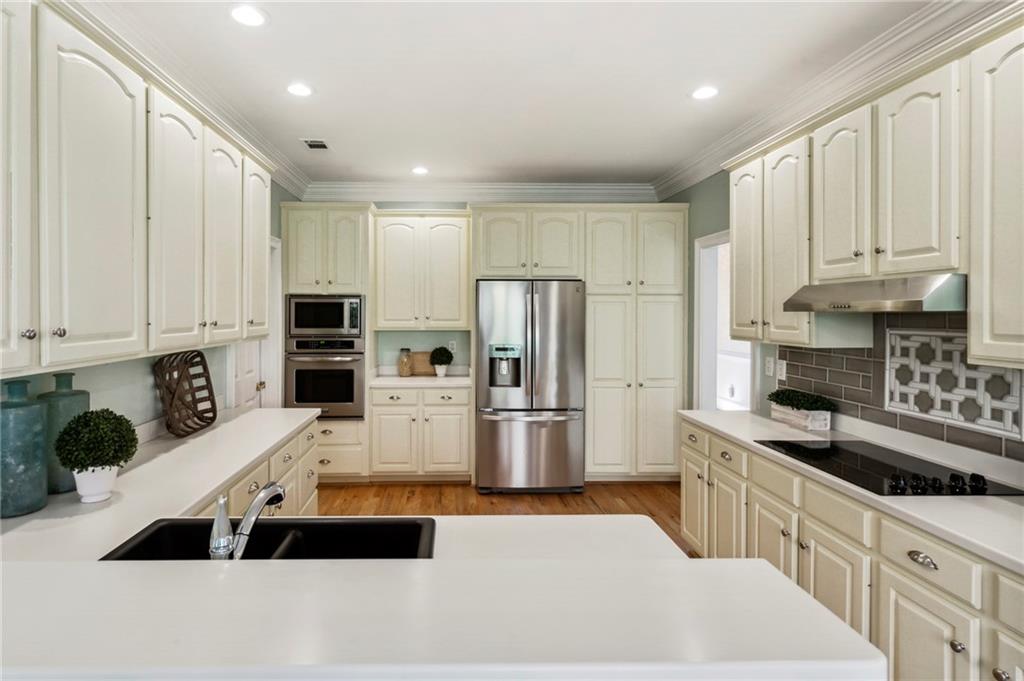 3541 Greystone Circle