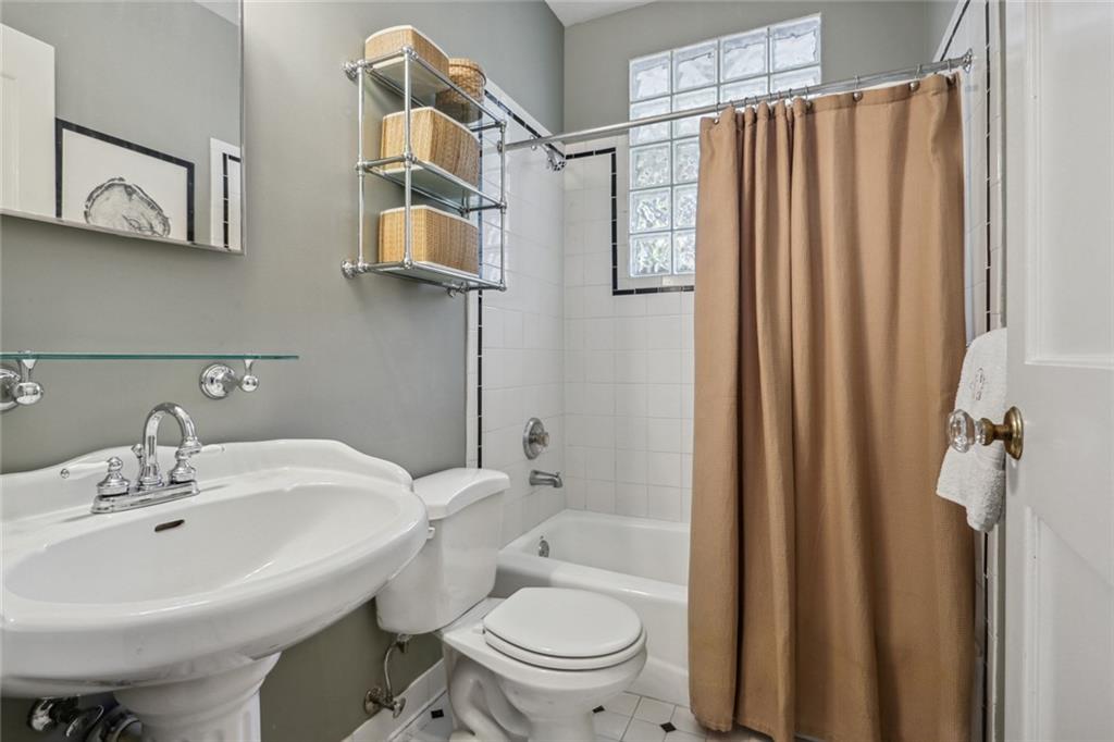 991 N Highland Avenue NE Unit 3