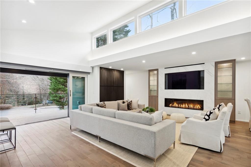 2385 Coosawattee Drive NE