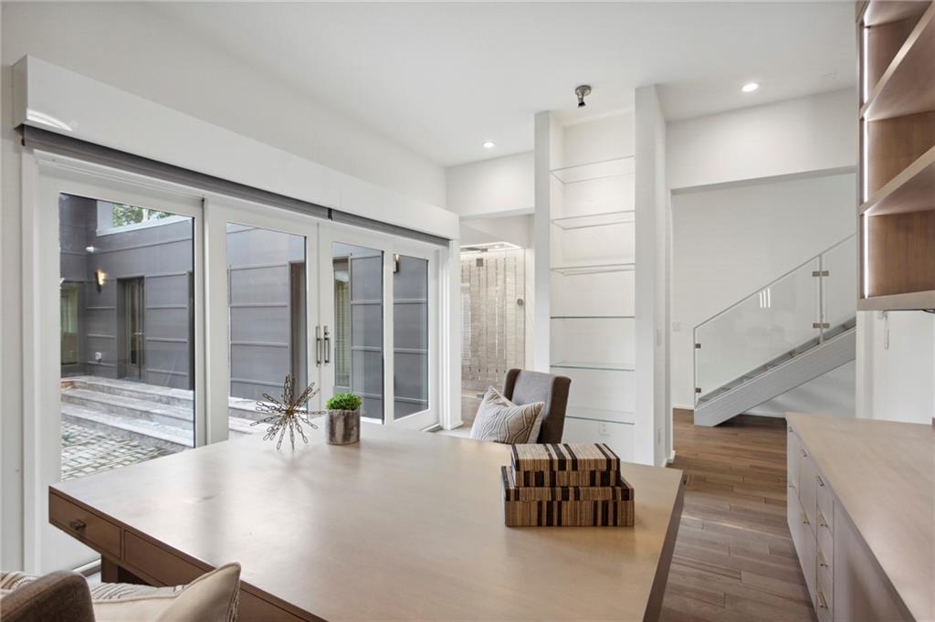 2385 Coosawattee Drive NE