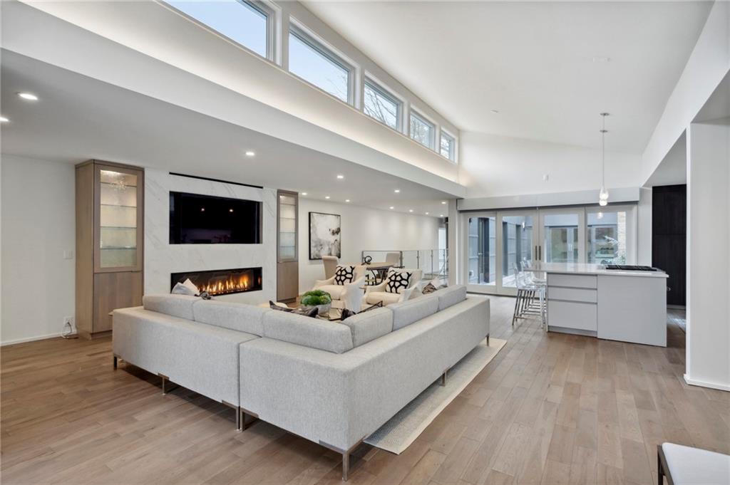 2385 Coosawattee Drive NE