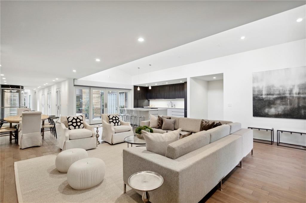 2385 Coosawattee Drive NE