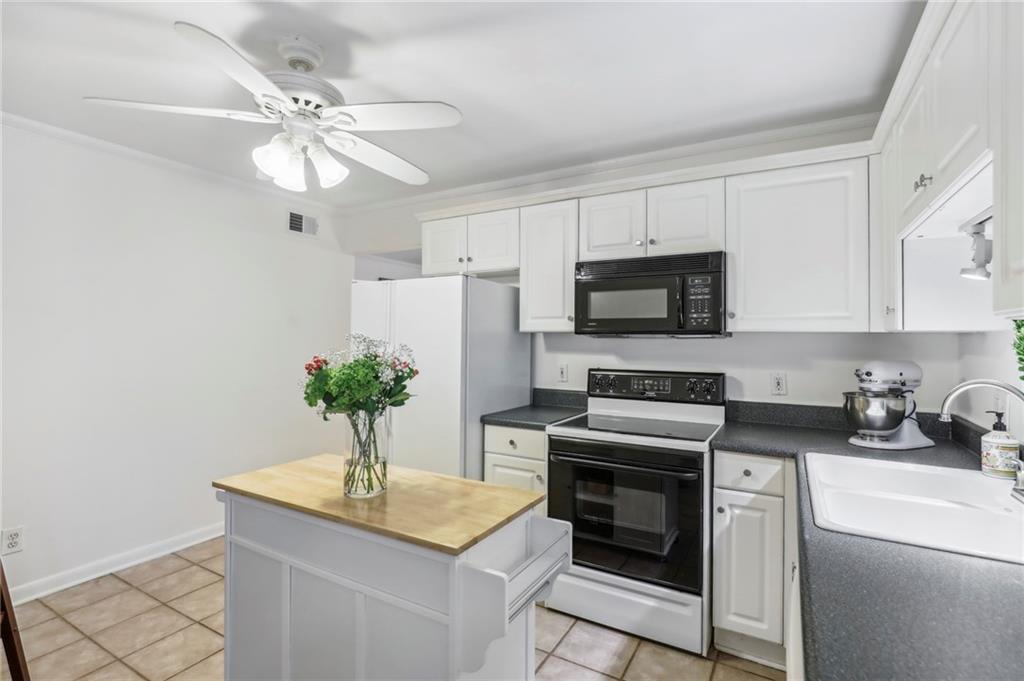 818 Greenwood Avenue NE Unit 101