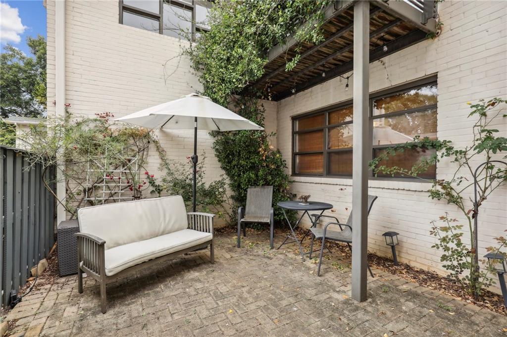 818 Greenwood Avenue NE Unit 101