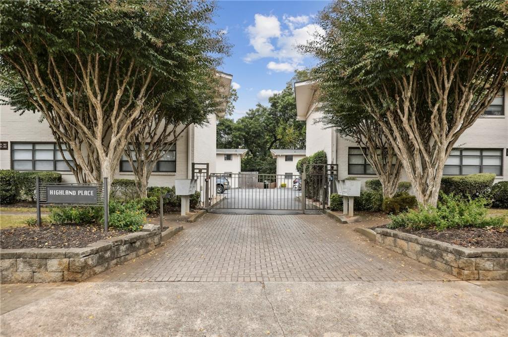 818 Greenwood Avenue NE Unit 101