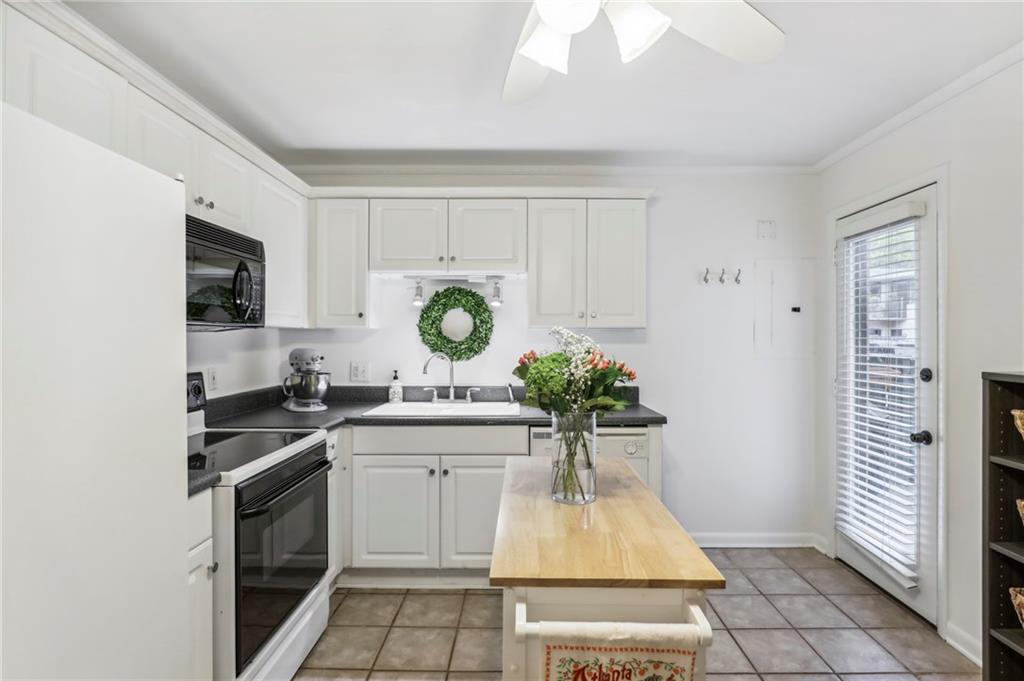 818 Greenwood Avenue NE Unit 101