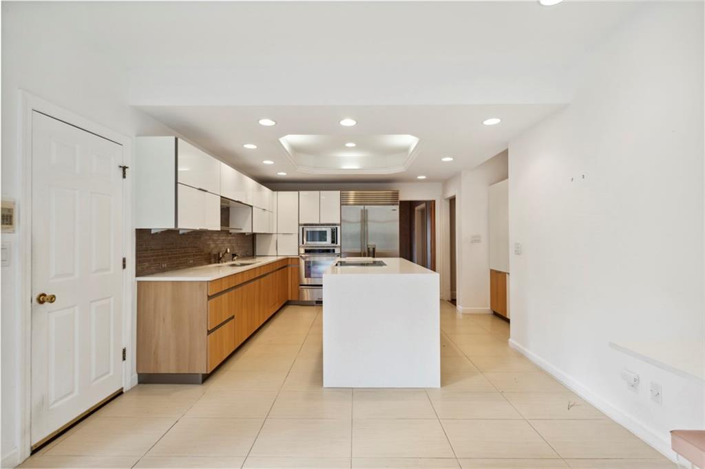 70 Paces West Court NW