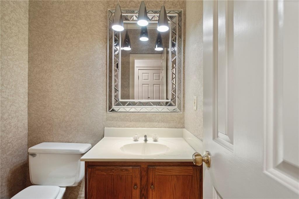 70 Paces West Court NW