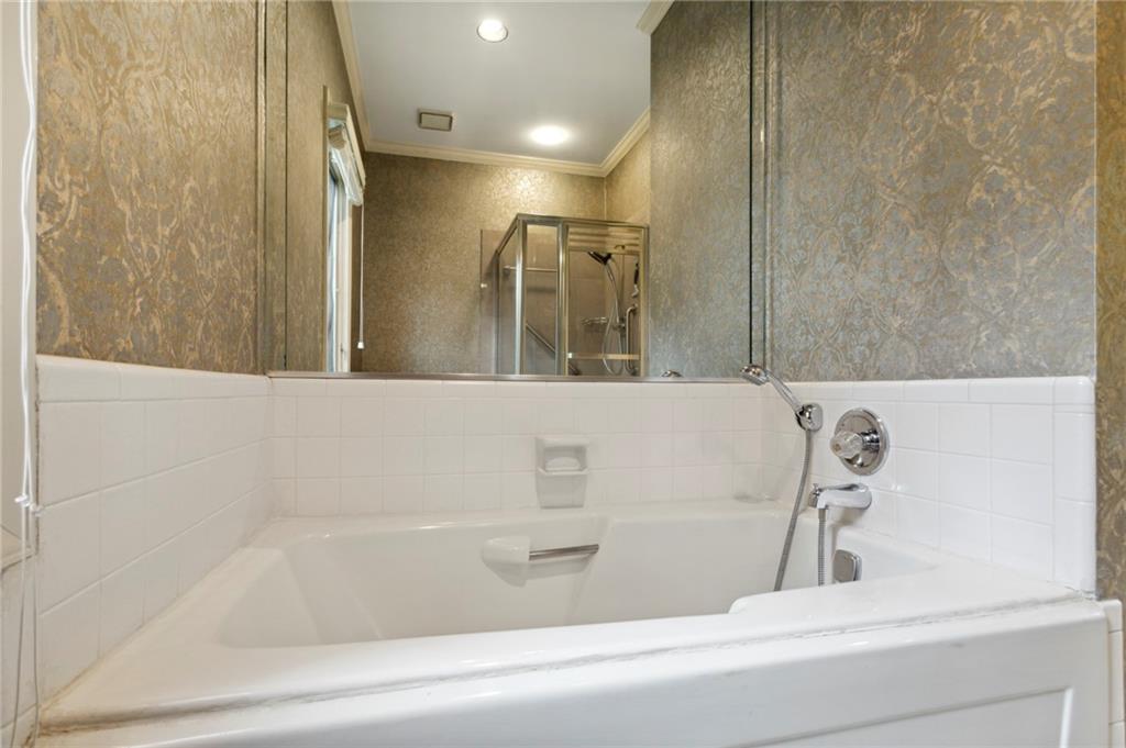 70 Paces West Court NW