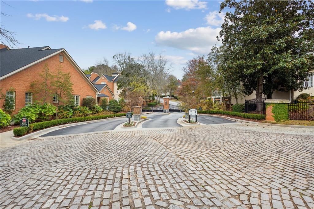 70 Paces West Court NW