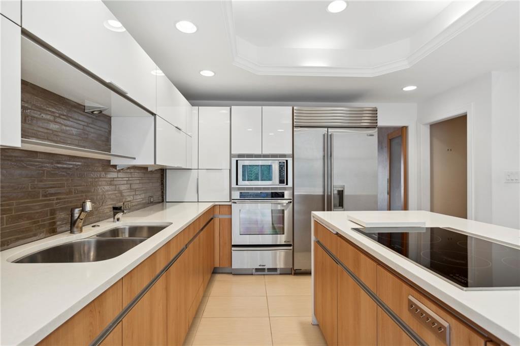 70 Paces West Court NW