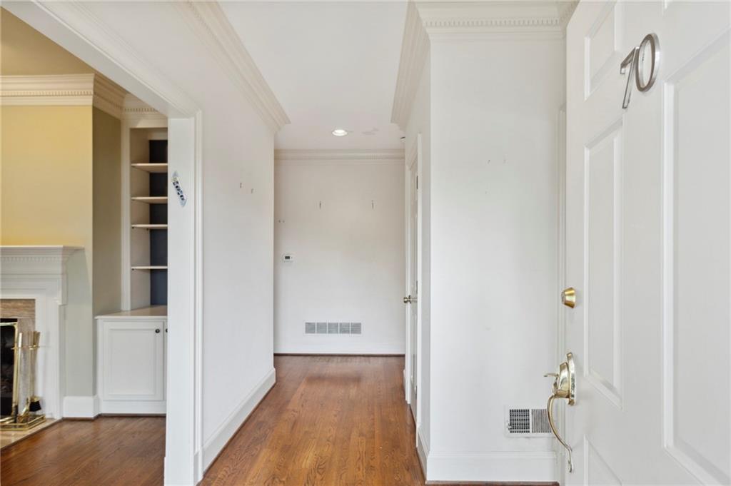 70 Paces West Court NW