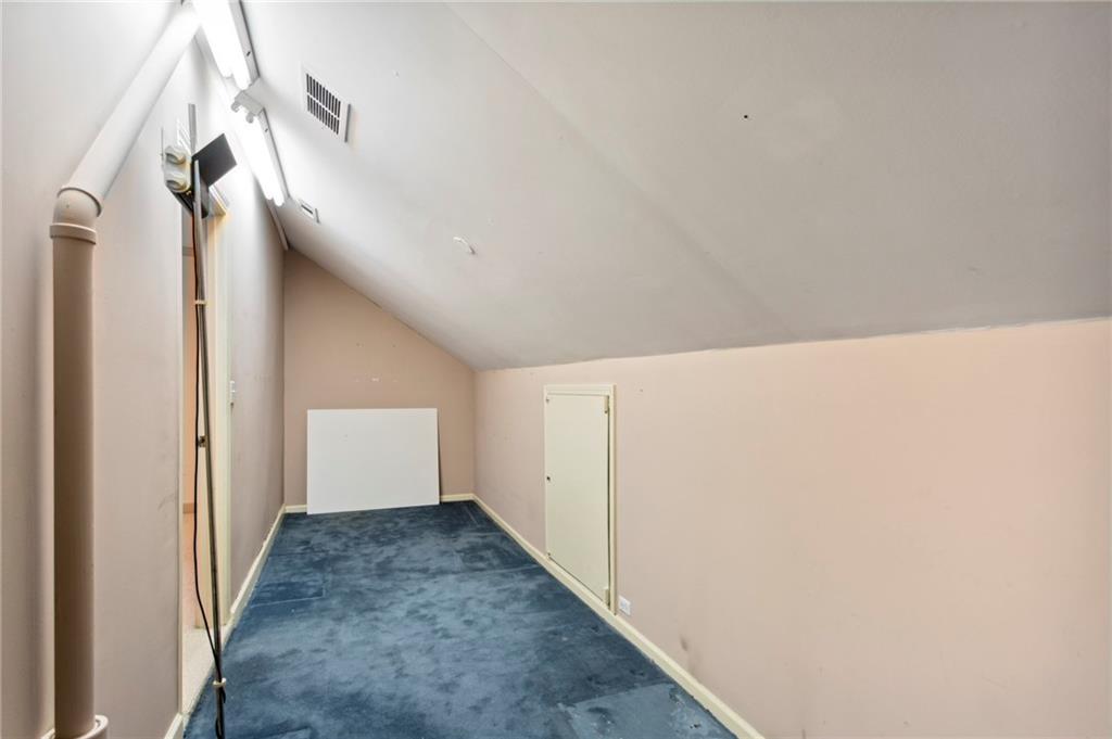 70 Paces West Court NW