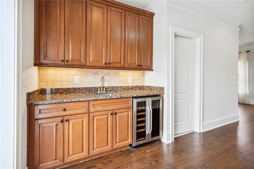 879 Inman Village Parkway NE