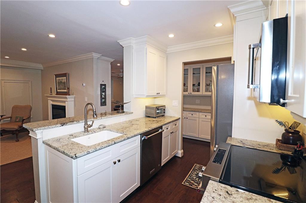 300 Johnson Ferry Road NE Unit A1007