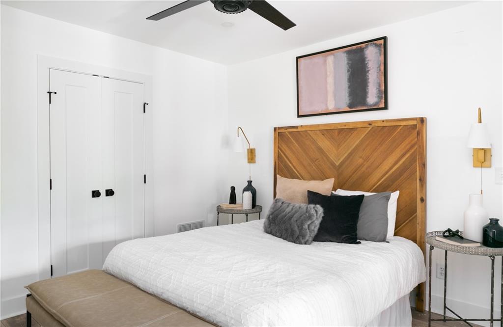 419 N Highland Avenue NE