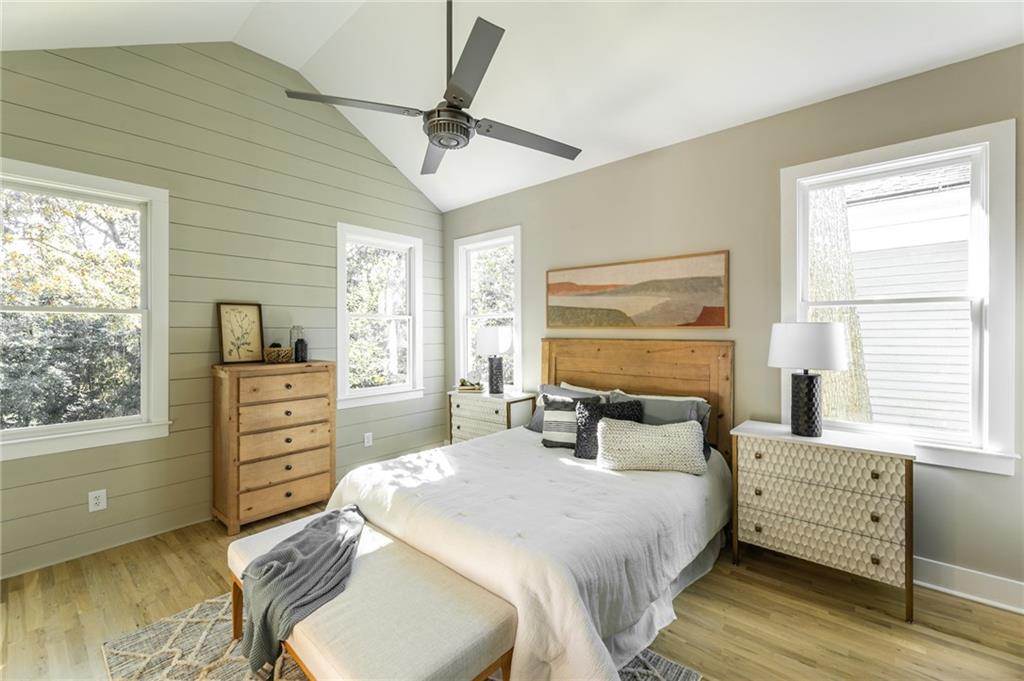 419 N Highland Avenue NE