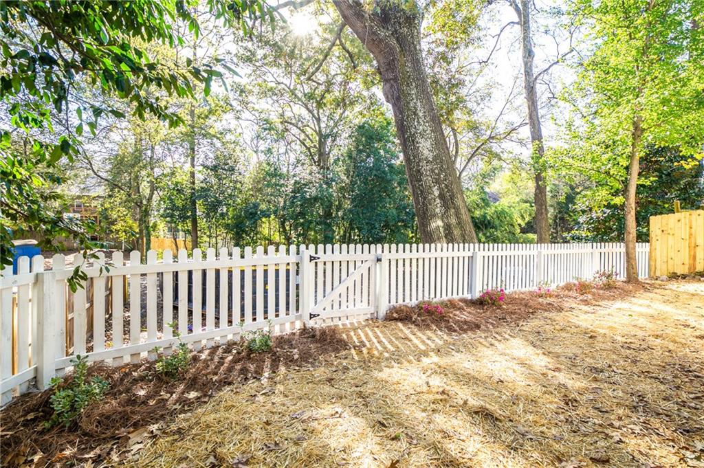 419 N Highland Avenue NE