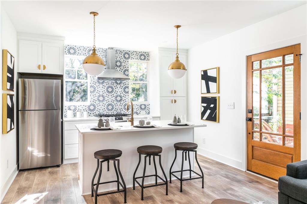 419 N Highland Avenue NE