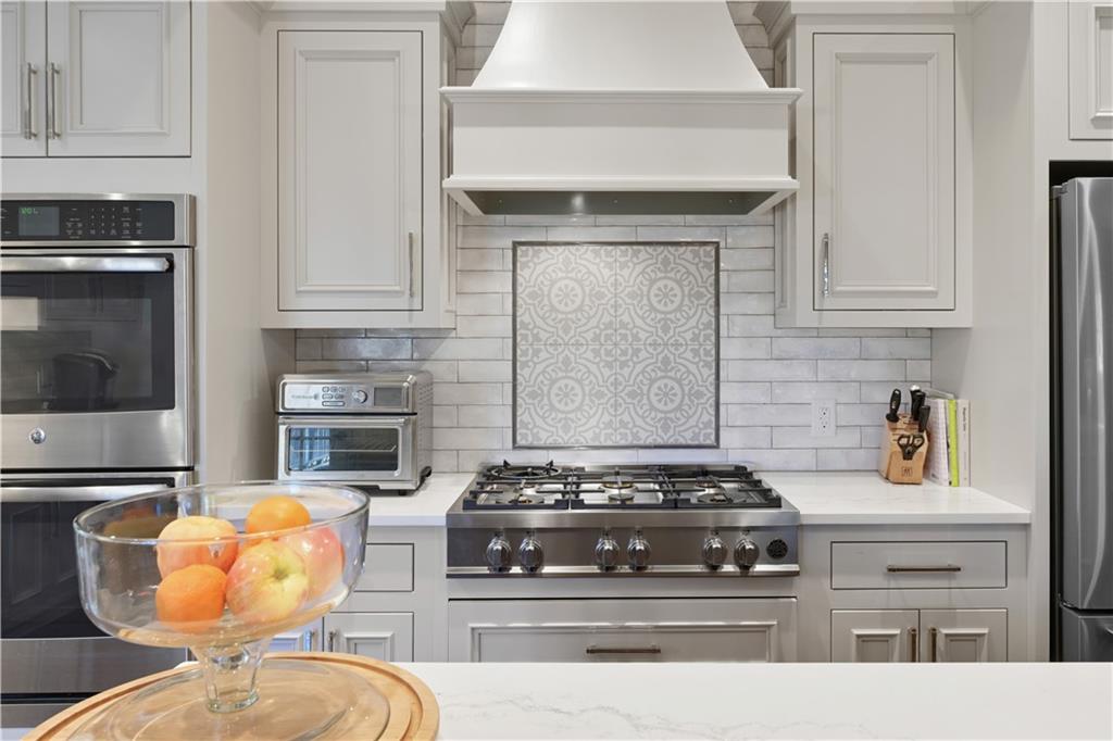 55 Tuxedo Terrace NW