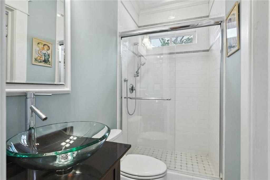 18 Walker Terrace NE