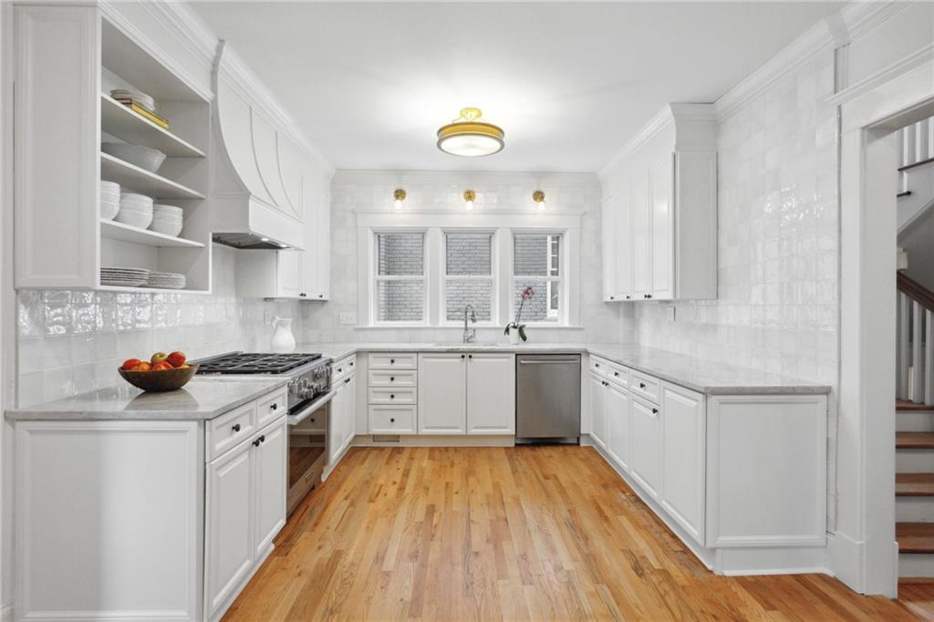 18 Walker Terrace NE