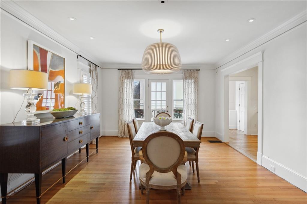 18 Walker Terrace NE