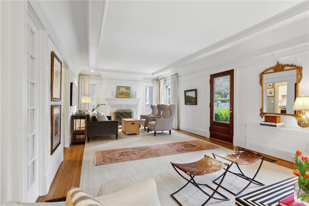 18 Walker Terrace NE