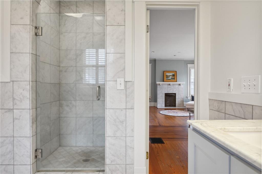 18 Walker Terrace NE