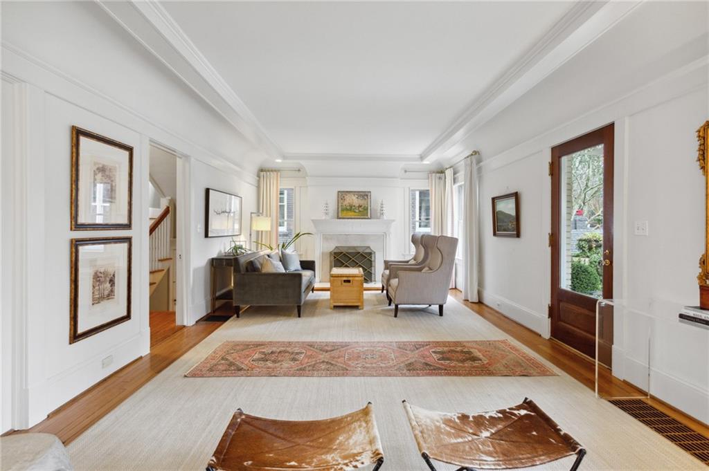 18 Walker Terrace NE