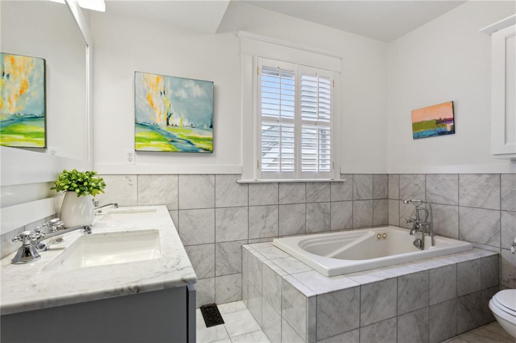 18 Walker Terrace NE