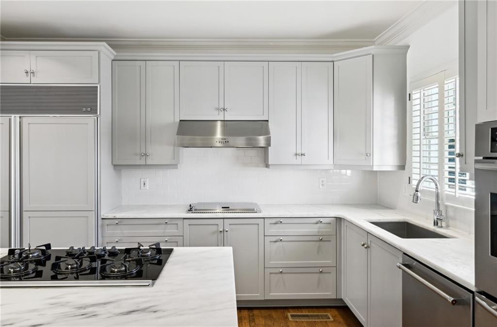 3511 Paces Valley Road NW