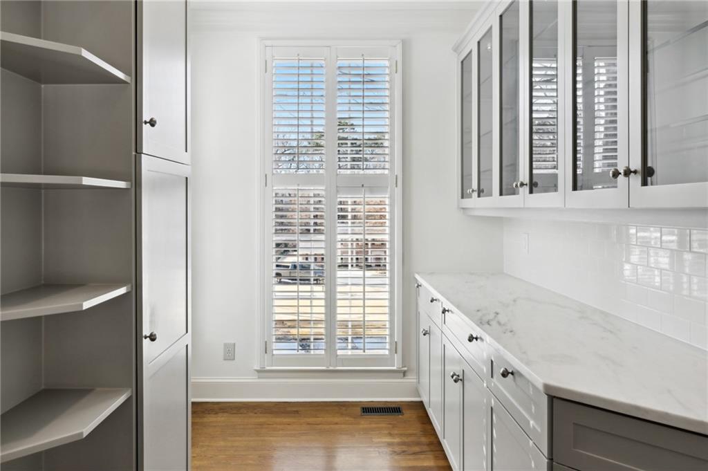 3511 Paces Valley Road NW