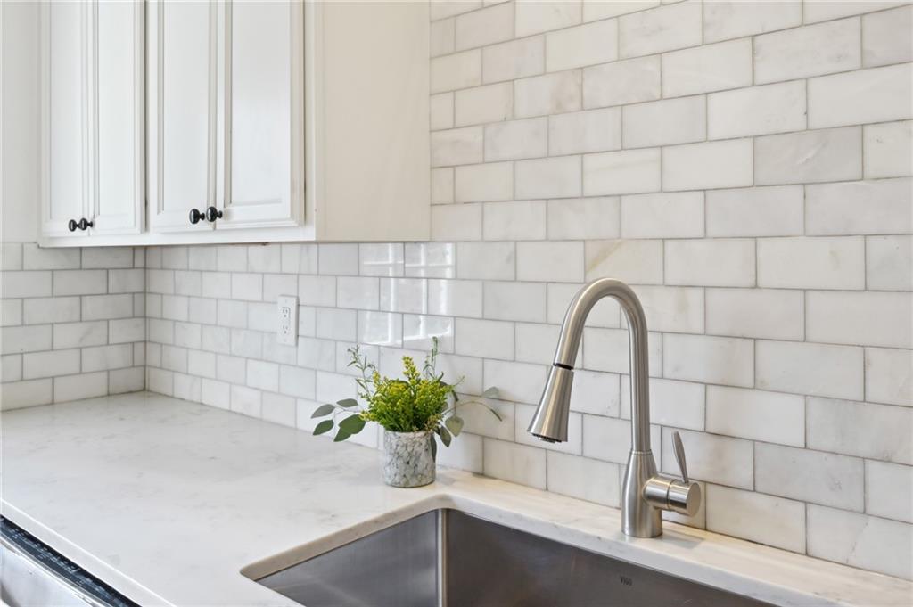 1764 Warren Court NW