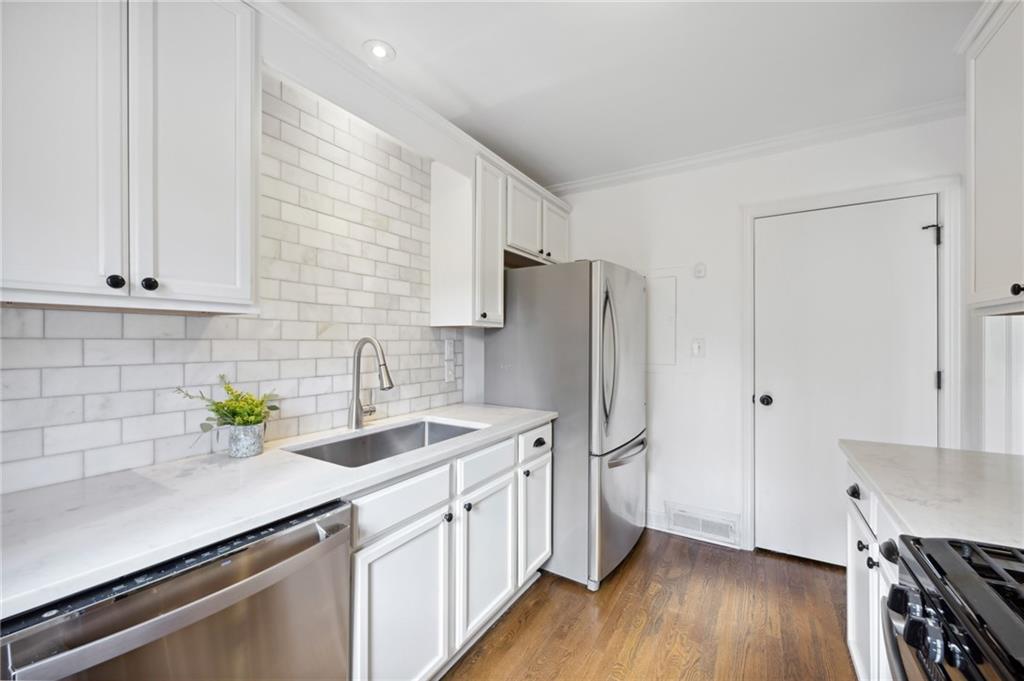 1764 Warren Court NW