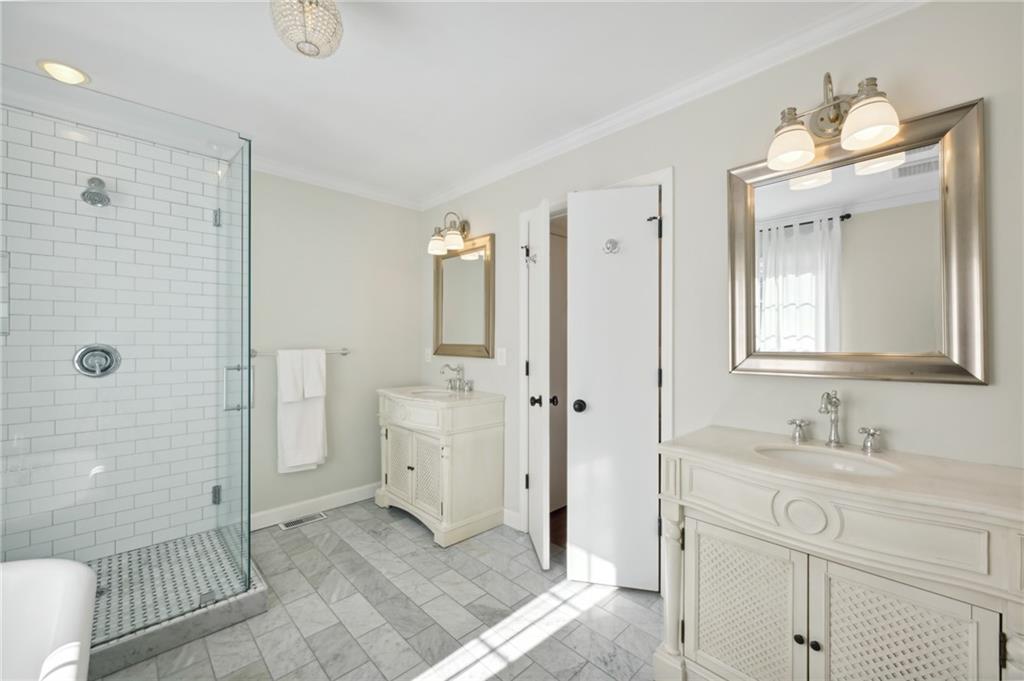 1764 Warren Court NW