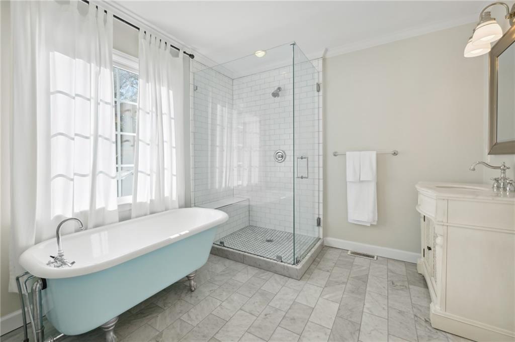 1764 Warren Court NW