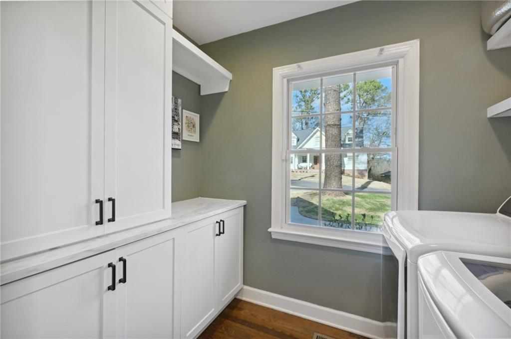 1764 Warren Court NW