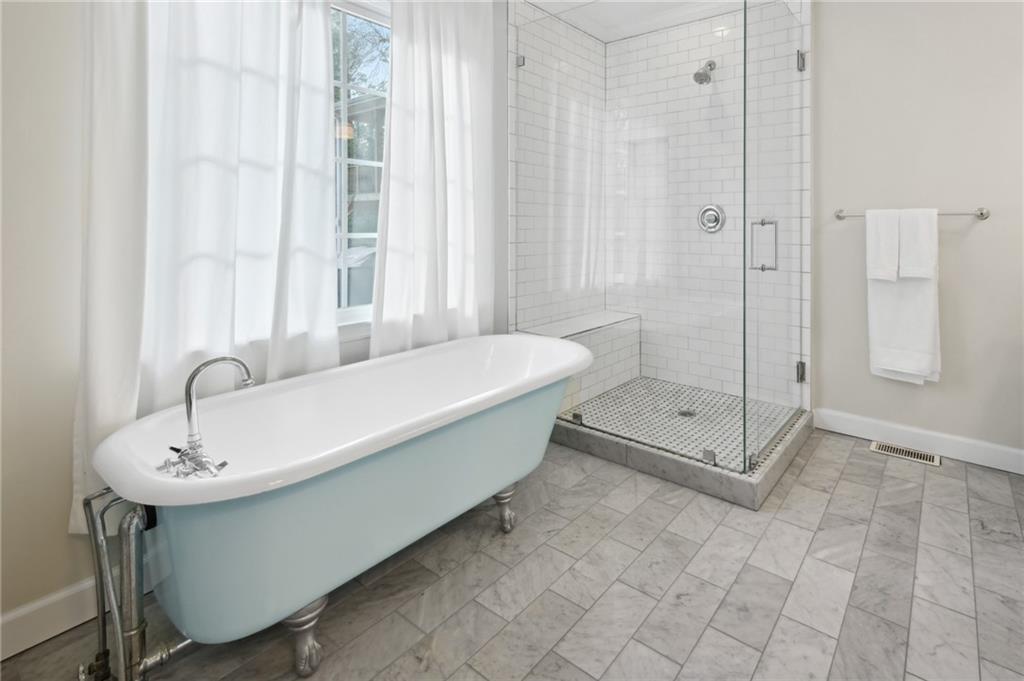 1764 Warren Court NW