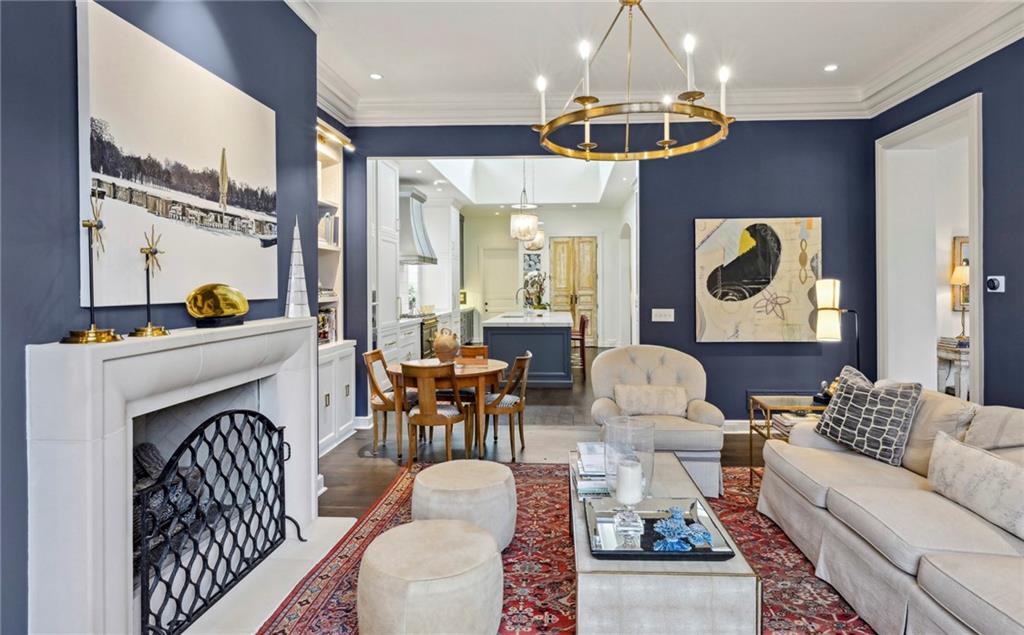 2551 Potomac Avenue NE