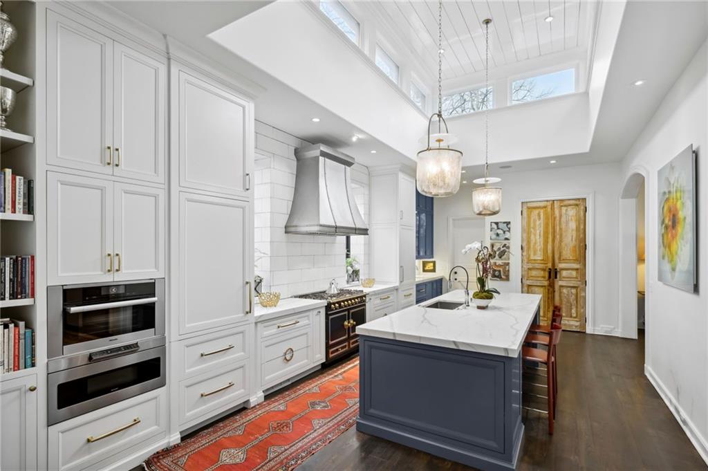 2551 Potomac Avenue NE