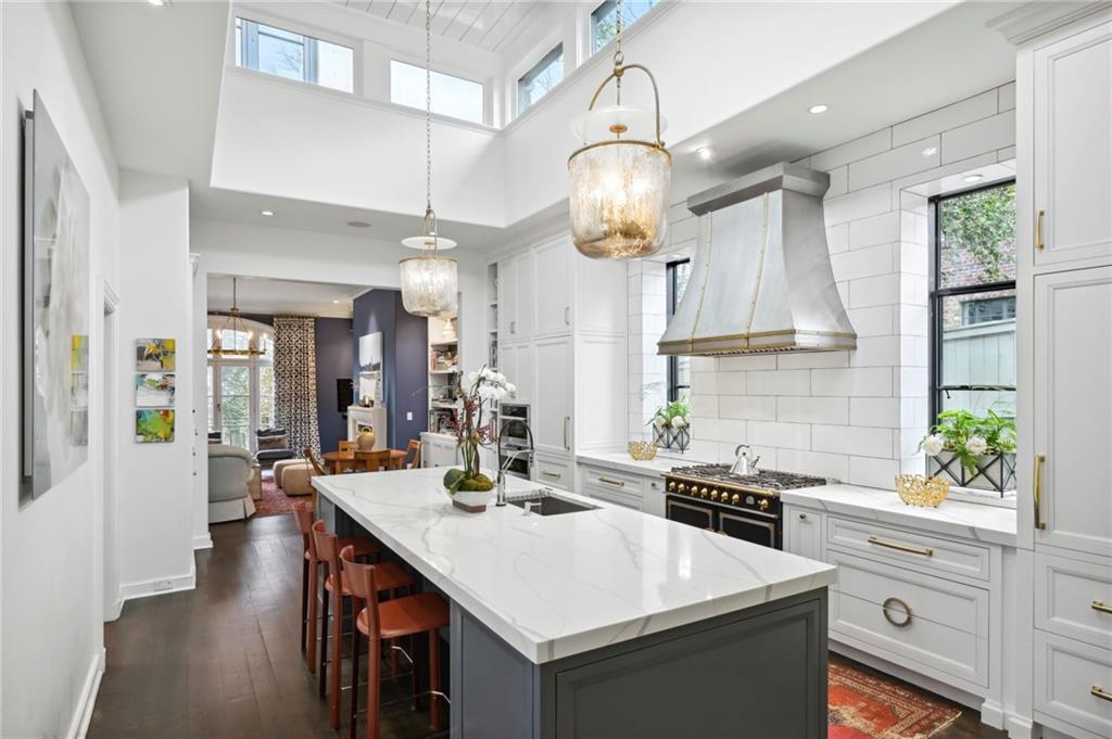 2551 Potomac Avenue NE