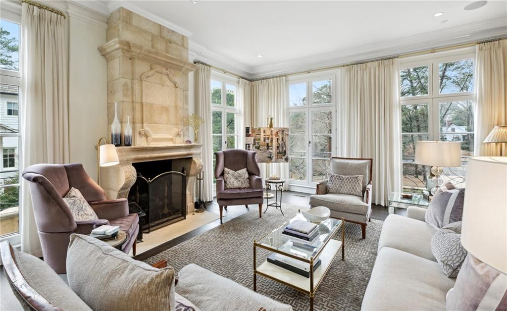 2551 Potomac Avenue NE