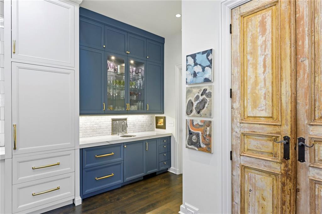 2551 Potomac Avenue NE