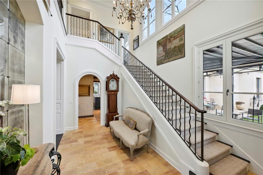 2551 Potomac Avenue NE