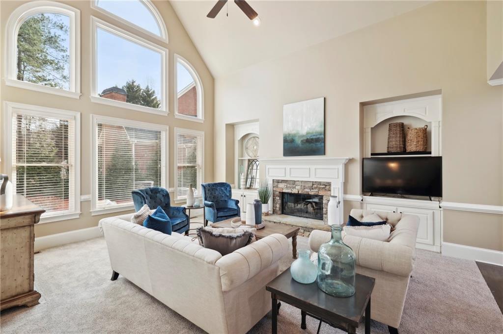 405 Garrick Point